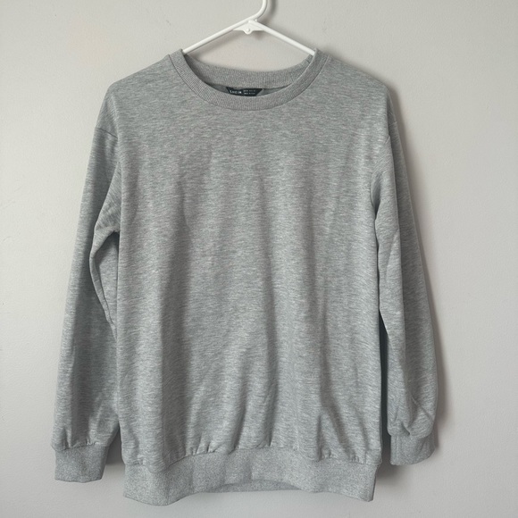 🍍3/$25 item Shein Gray Pullover - Picture 2 of 6
